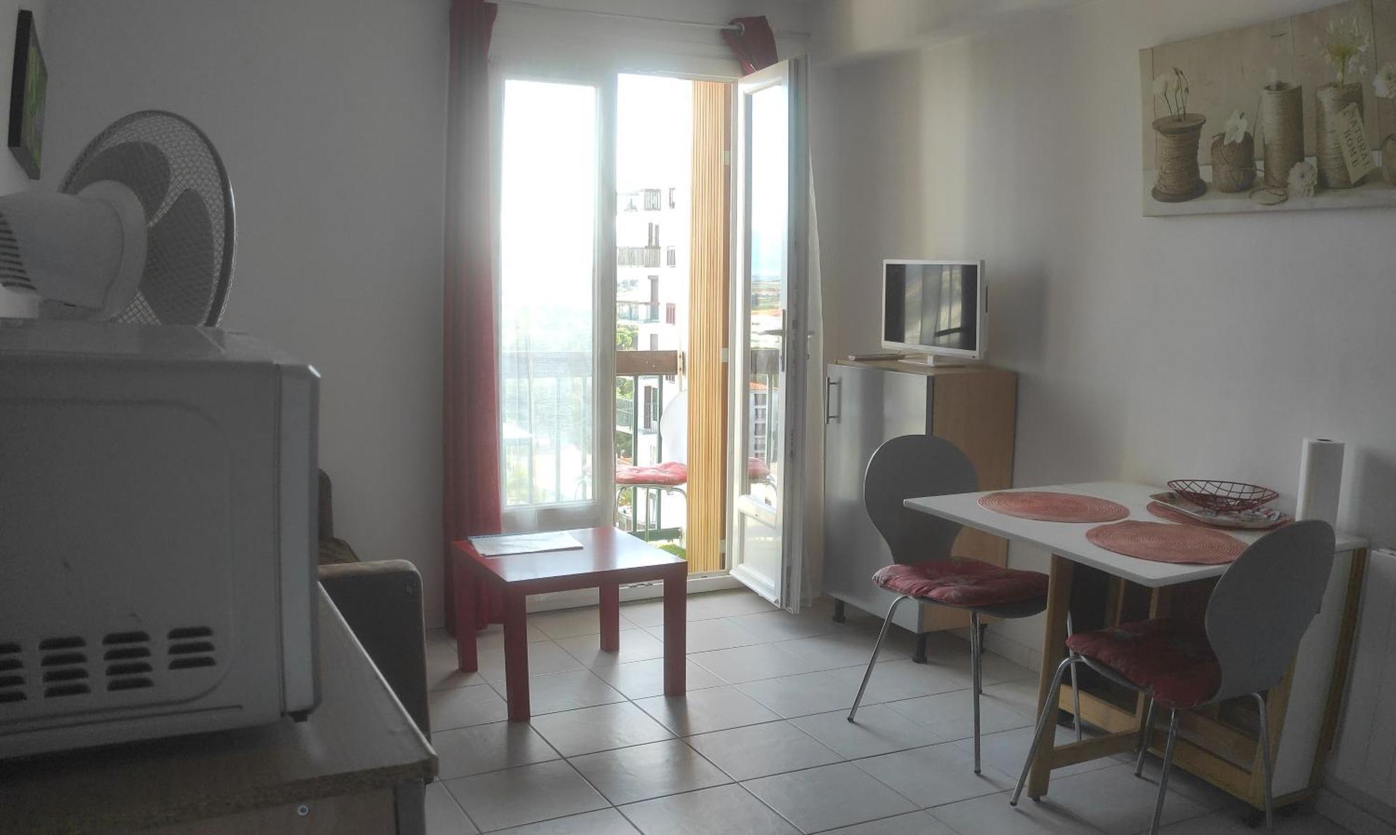 ペルピニャンT2 30M2 Au Calme, Vue Montagnes, Apercu Merアパートメント エクステリア 写真